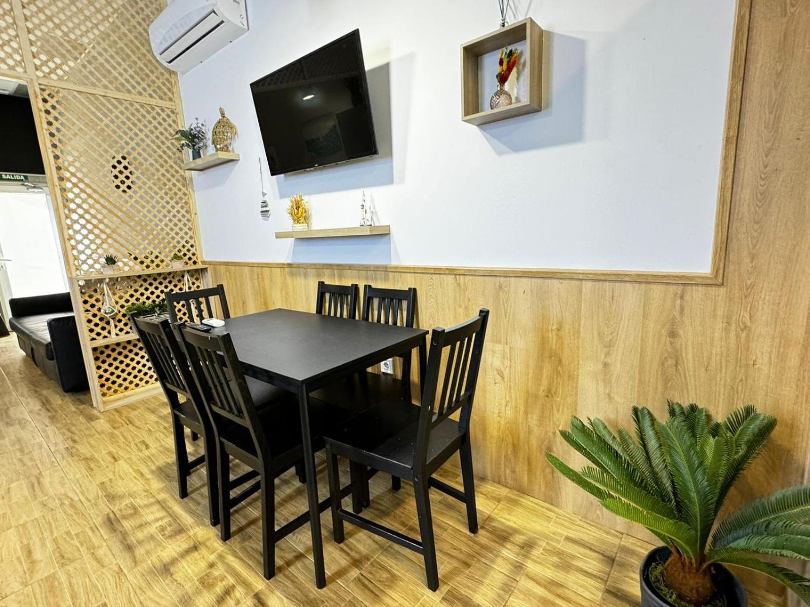 Salom 5 Apartment