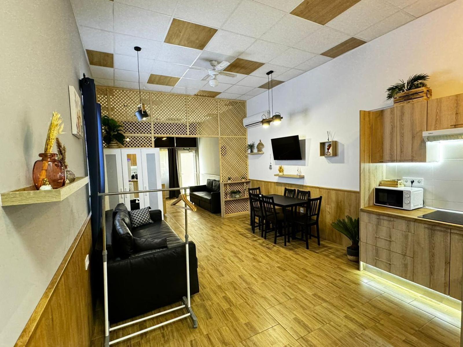 Salom 5 Apartment